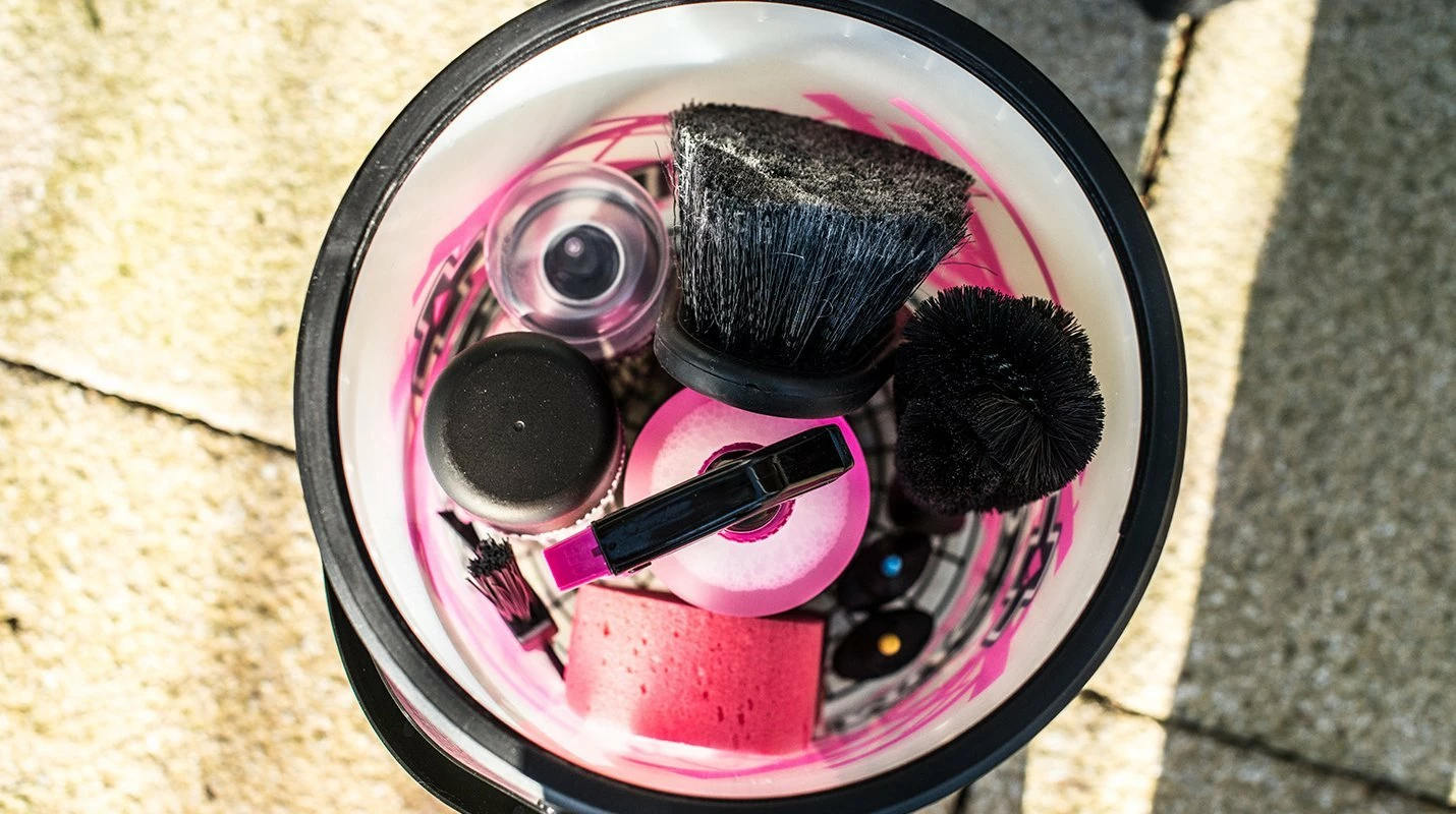 Muc-Off Dirt Bucket Kit + Filth Filter - Billede 2